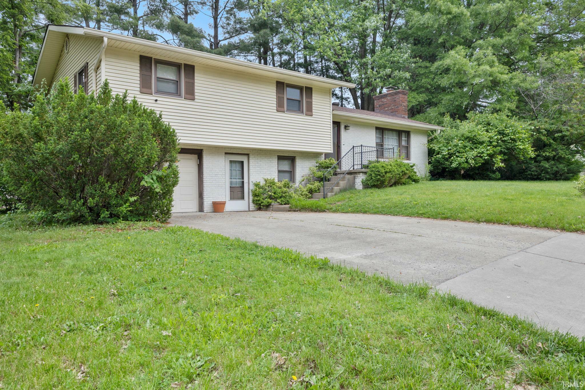Property Photo: 4021 E Morningside Drive IN 47408-3144