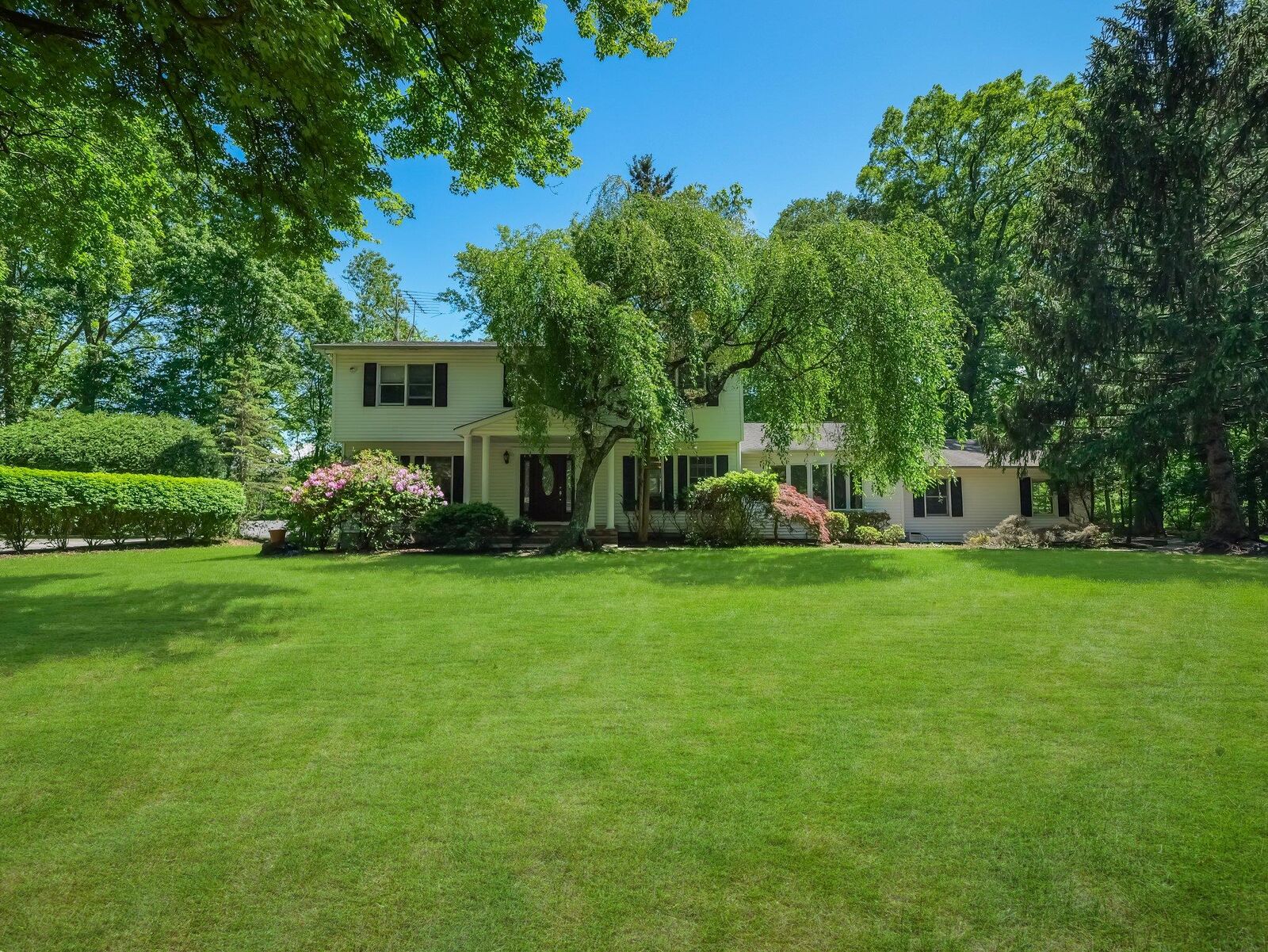 Property Photo: 33 Rochelle Drive NY 10956