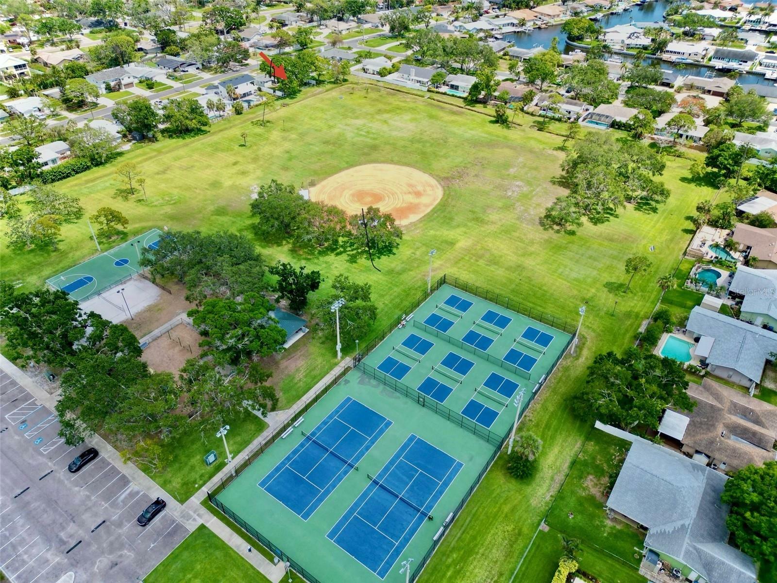 Property Photo:  5340 Denver Street NE  FL 33703 