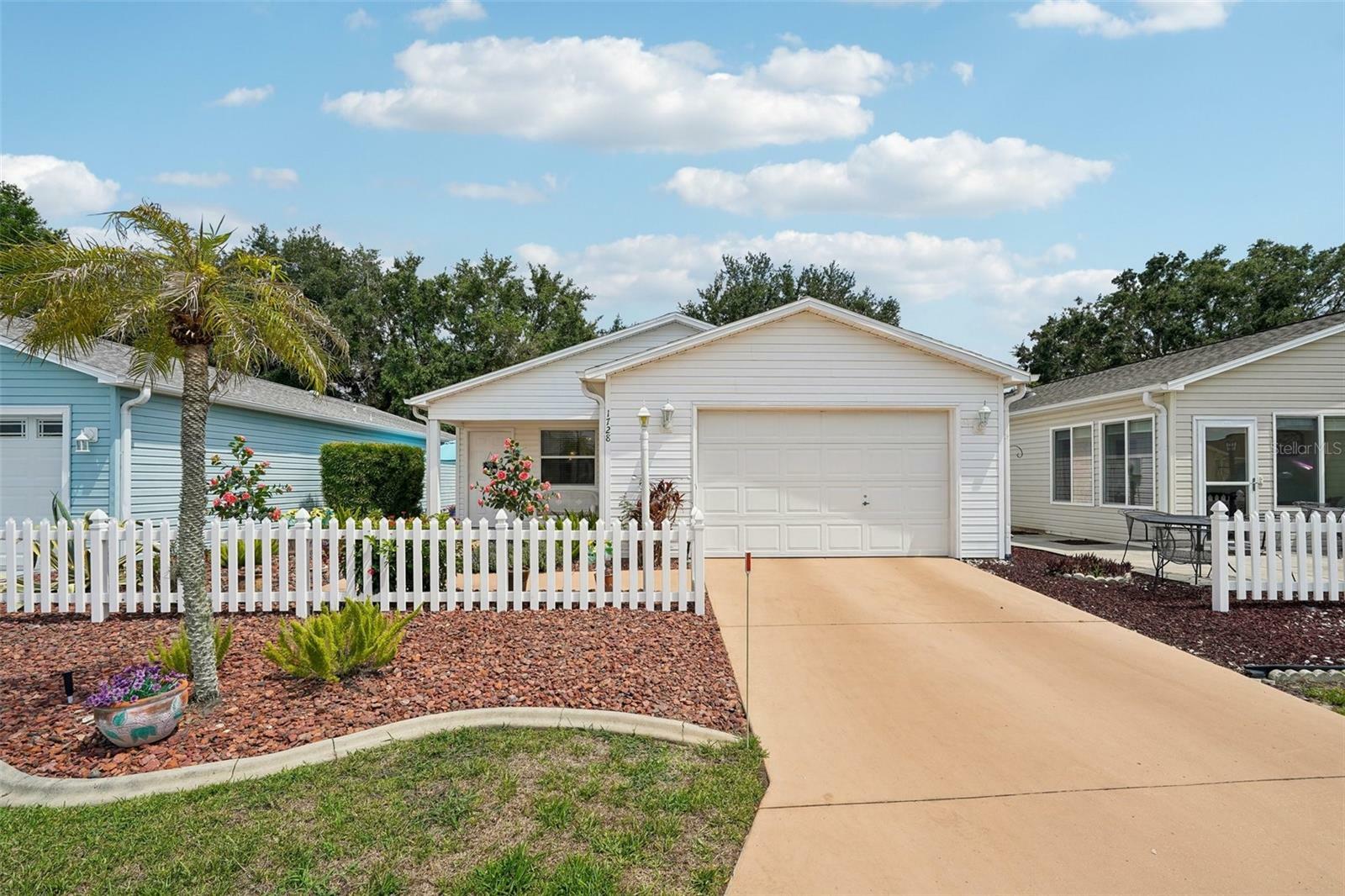 Property Photo: 1728 Morelos Road FL 32159