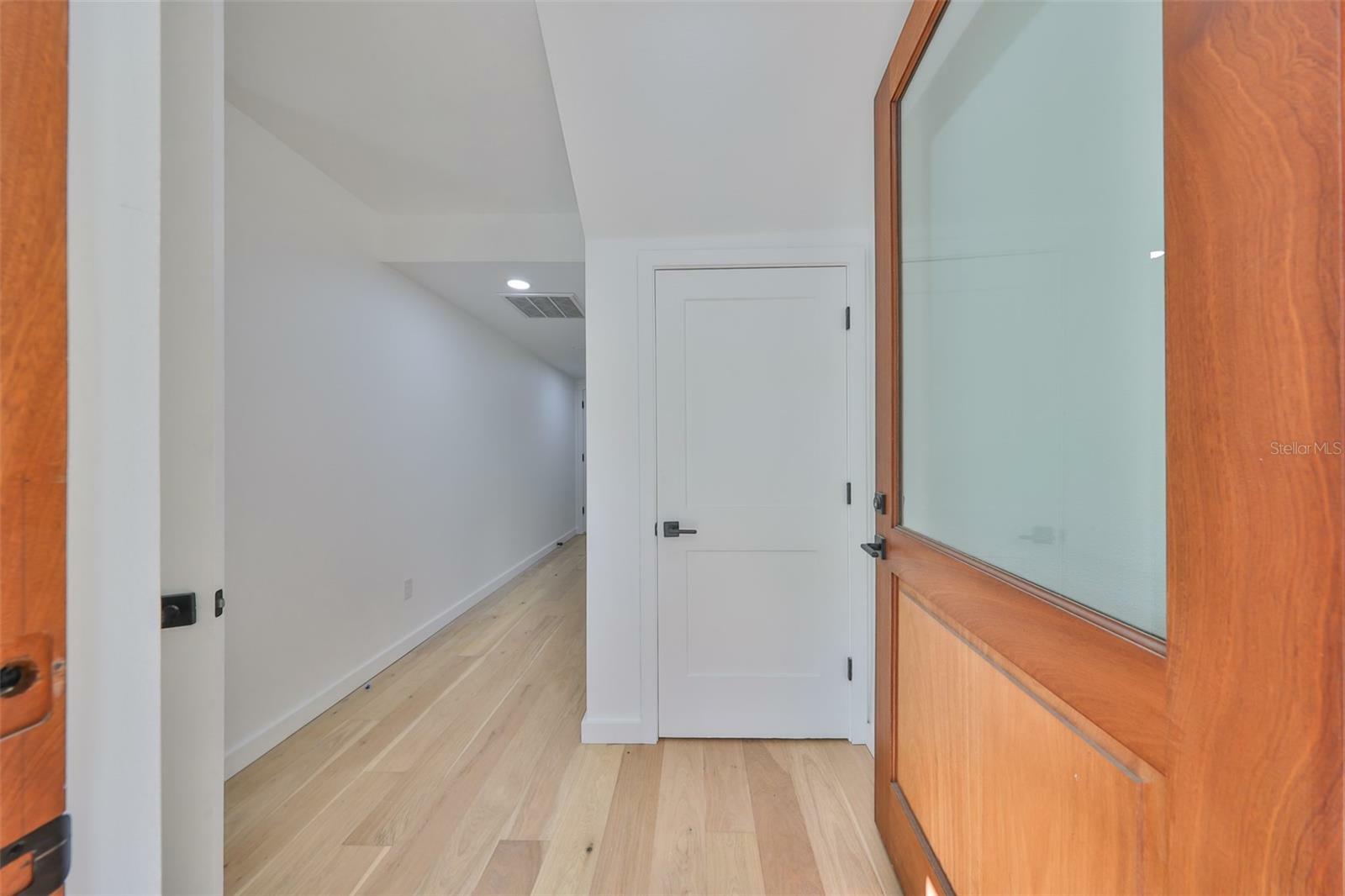 Property Photo: 1801 N Morgan Street 5 FL 33602