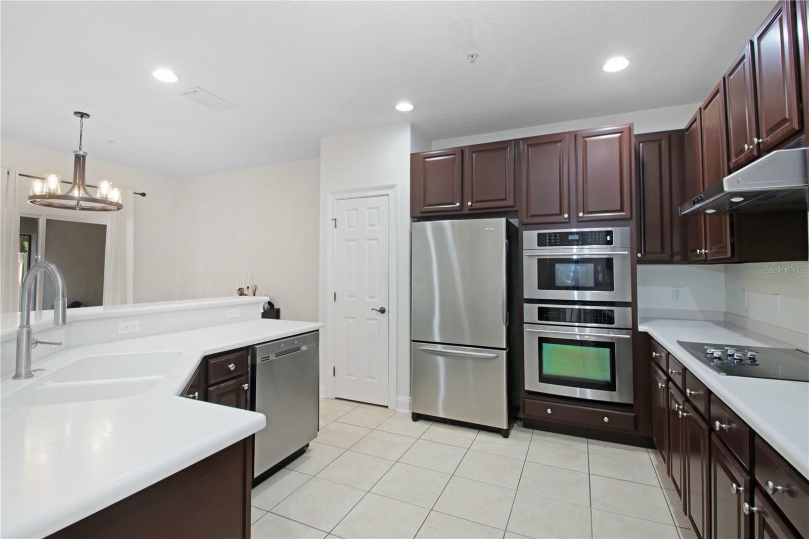 Property Photo: 6941 Piazza Street FL 32819