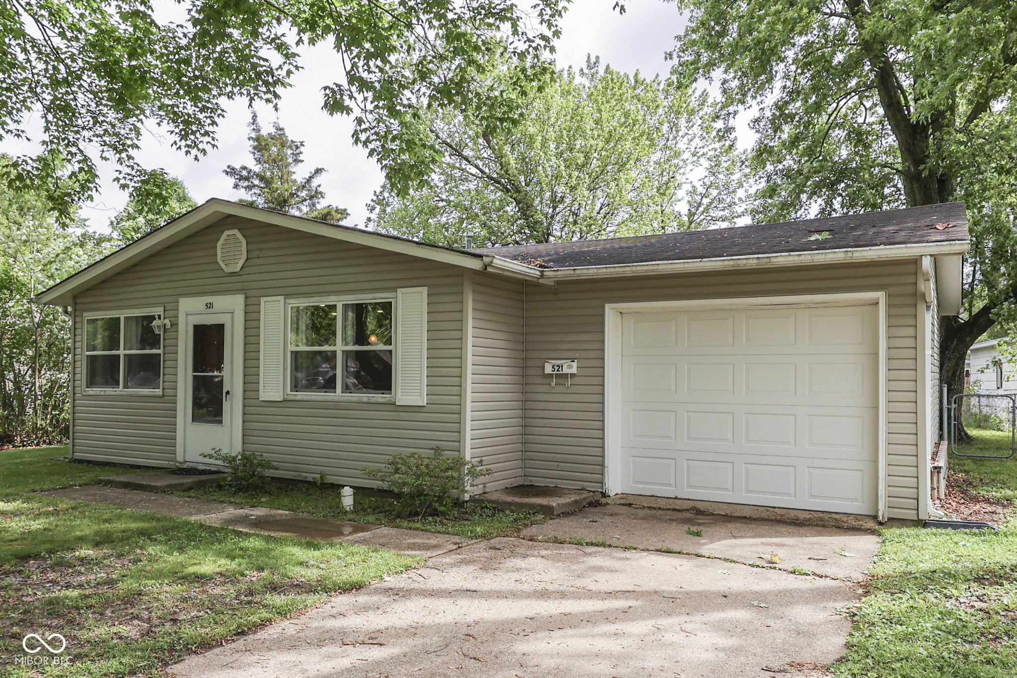 Property Photo:  521 Elmhurst Place  IN 46184 