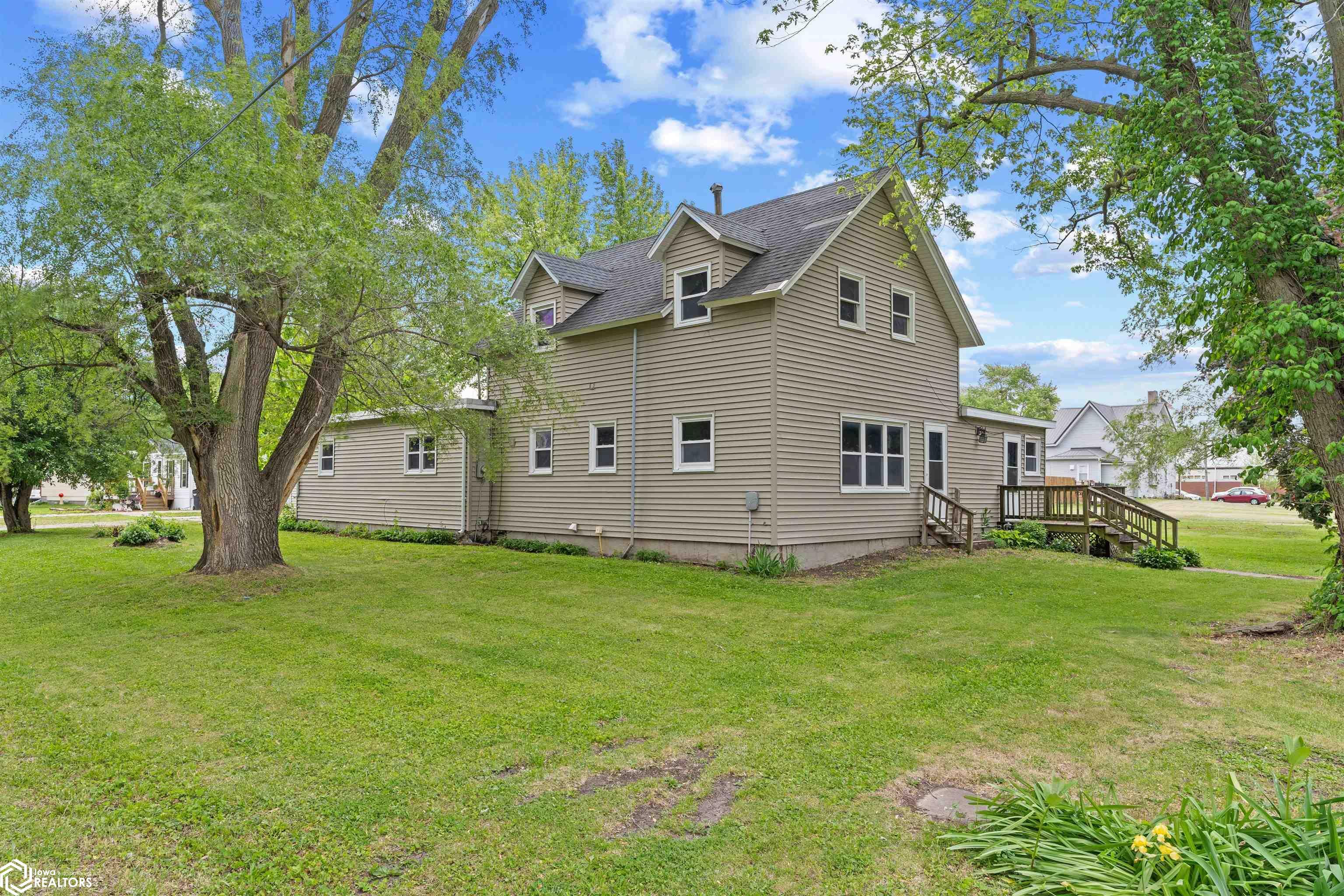 Property Photo: 201 N Wilmering Street IA 52640