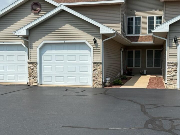 619 Reena Ave 8  Fort Atkinson WI 53538 photo