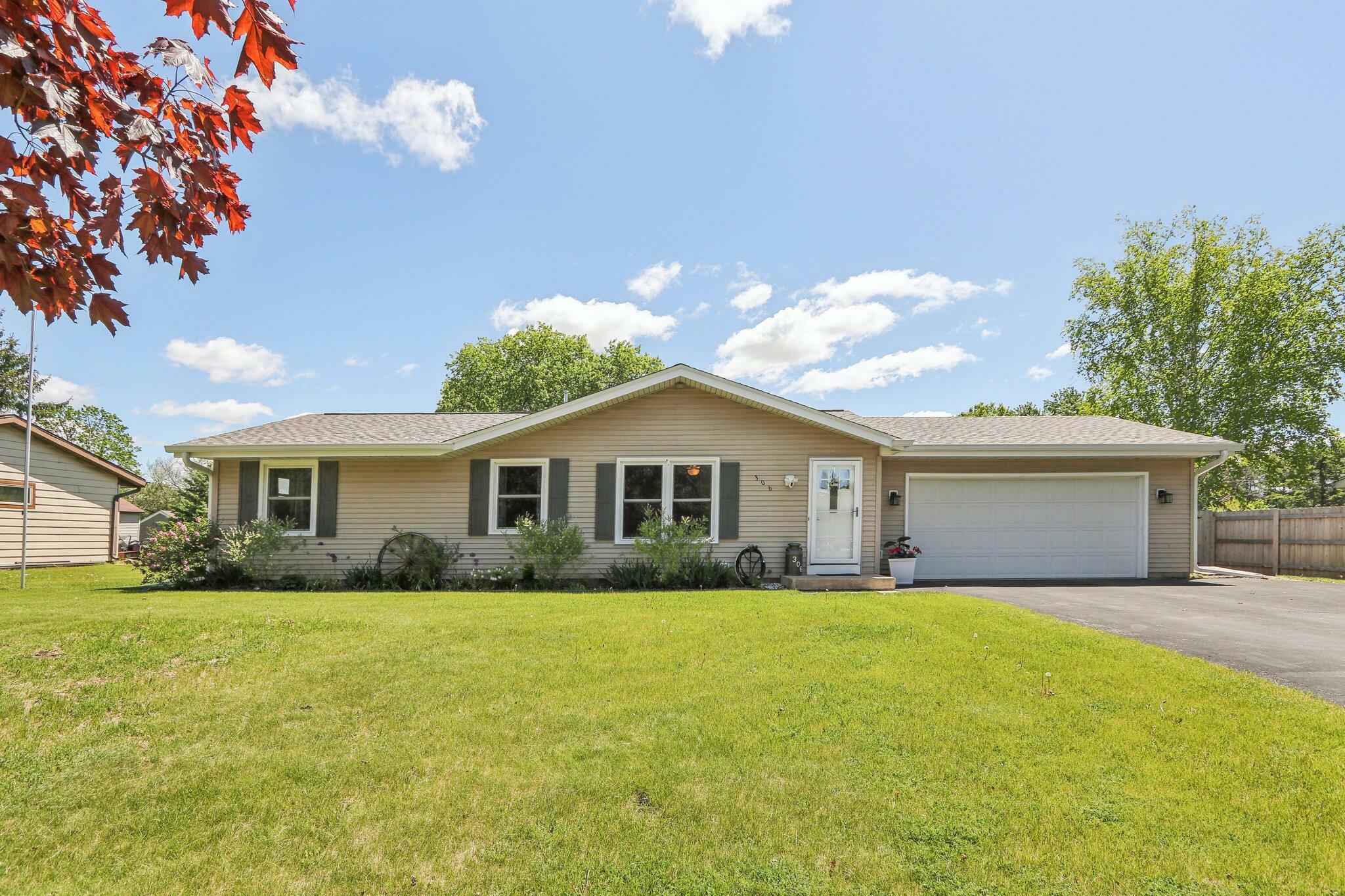 306 Schroeder Ave  Eagle WI 53119 photo