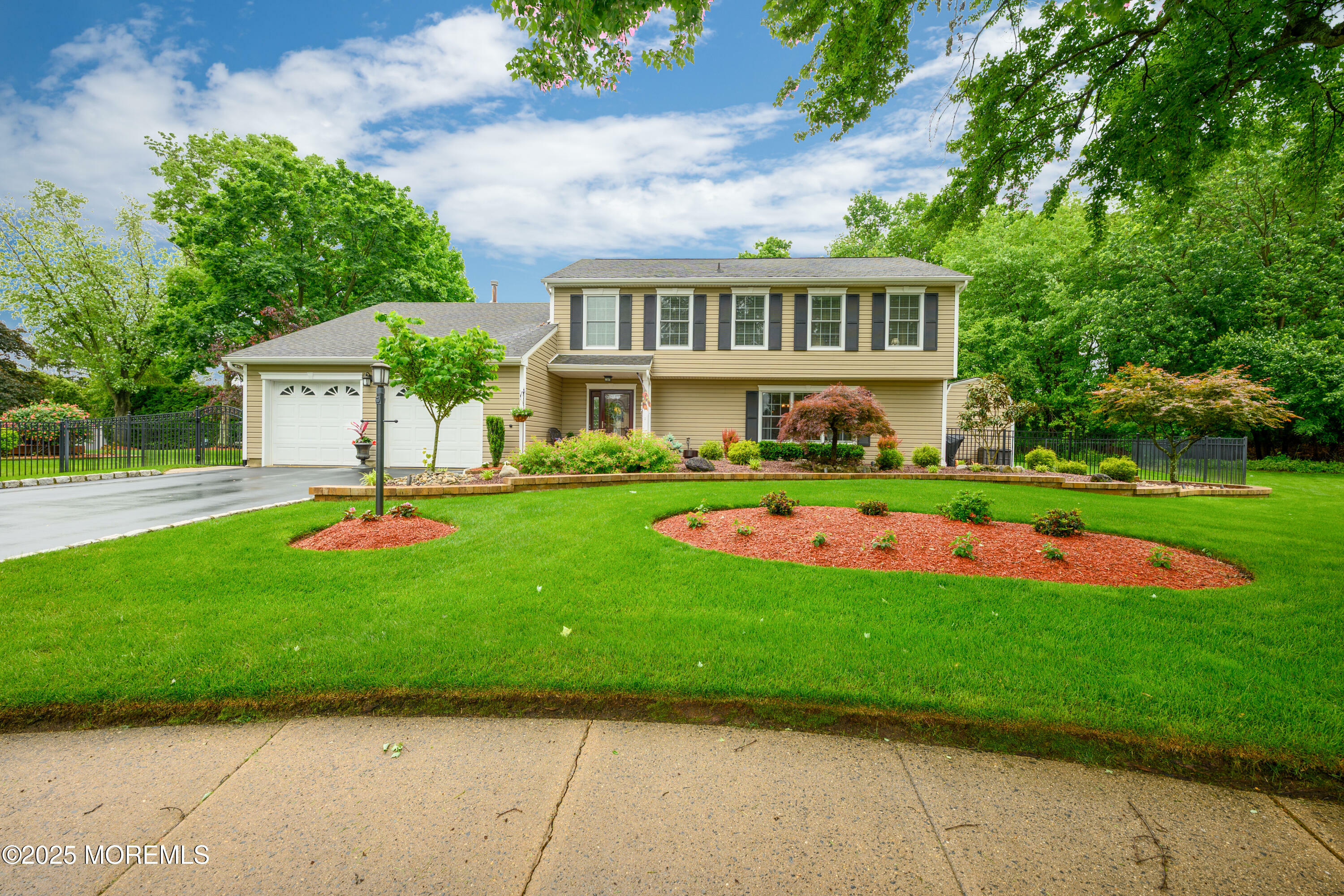 Property Photo: 7 Manor Court NJ 08857