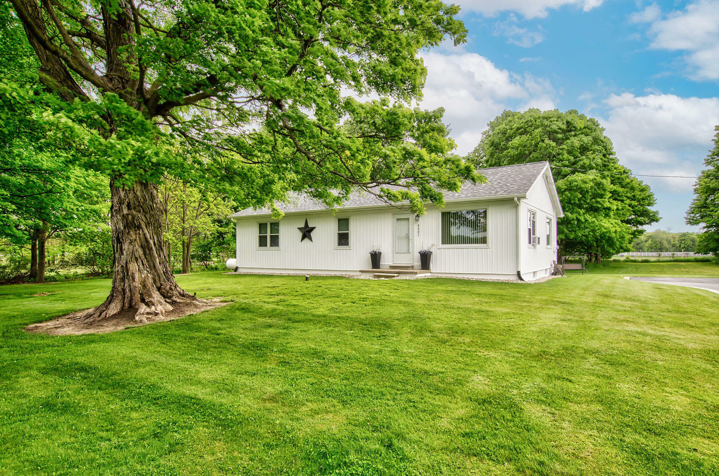 Property Photo: 4301 Ludlow Road MI 49224