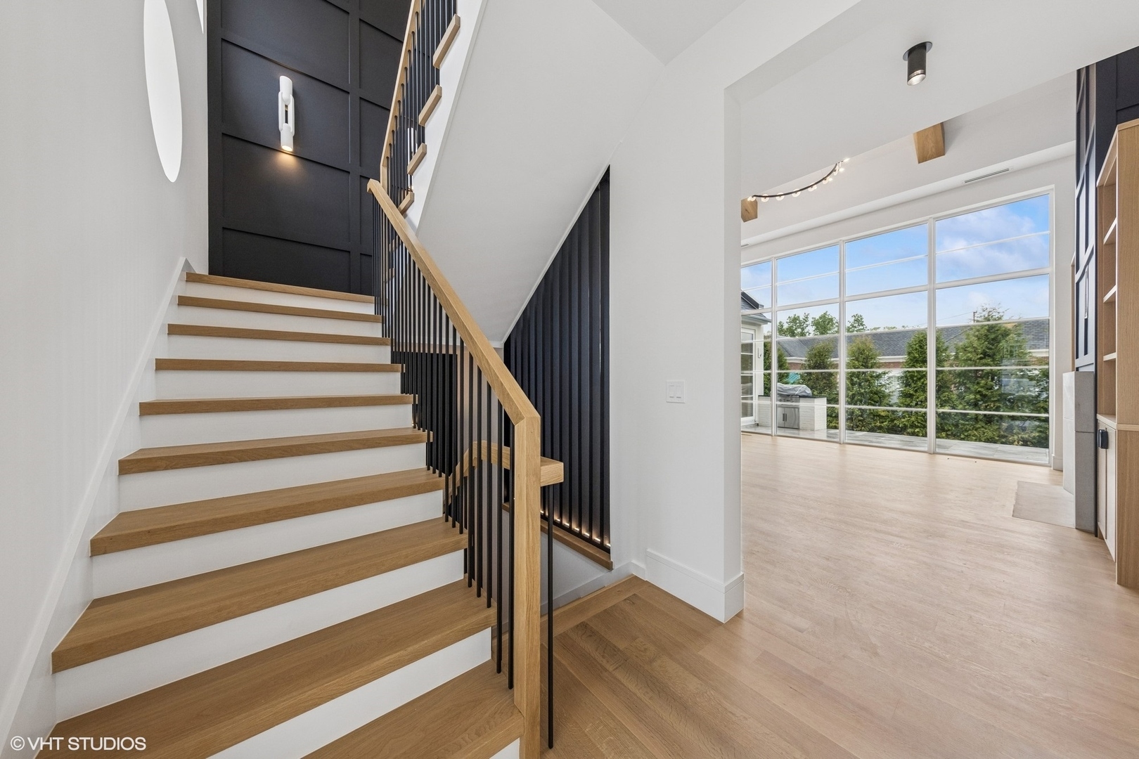 Property Photo: 539 Kensington Court IL 60521
