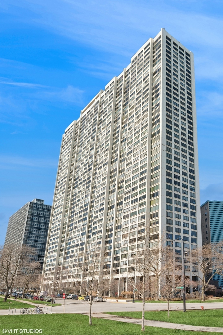 Property Photo: 2800 N Lake Shore Drive 610 IL 60657