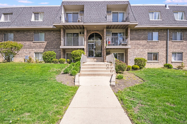 984 Crabapple Drive 201  Prospect Heights IL 60070 photo