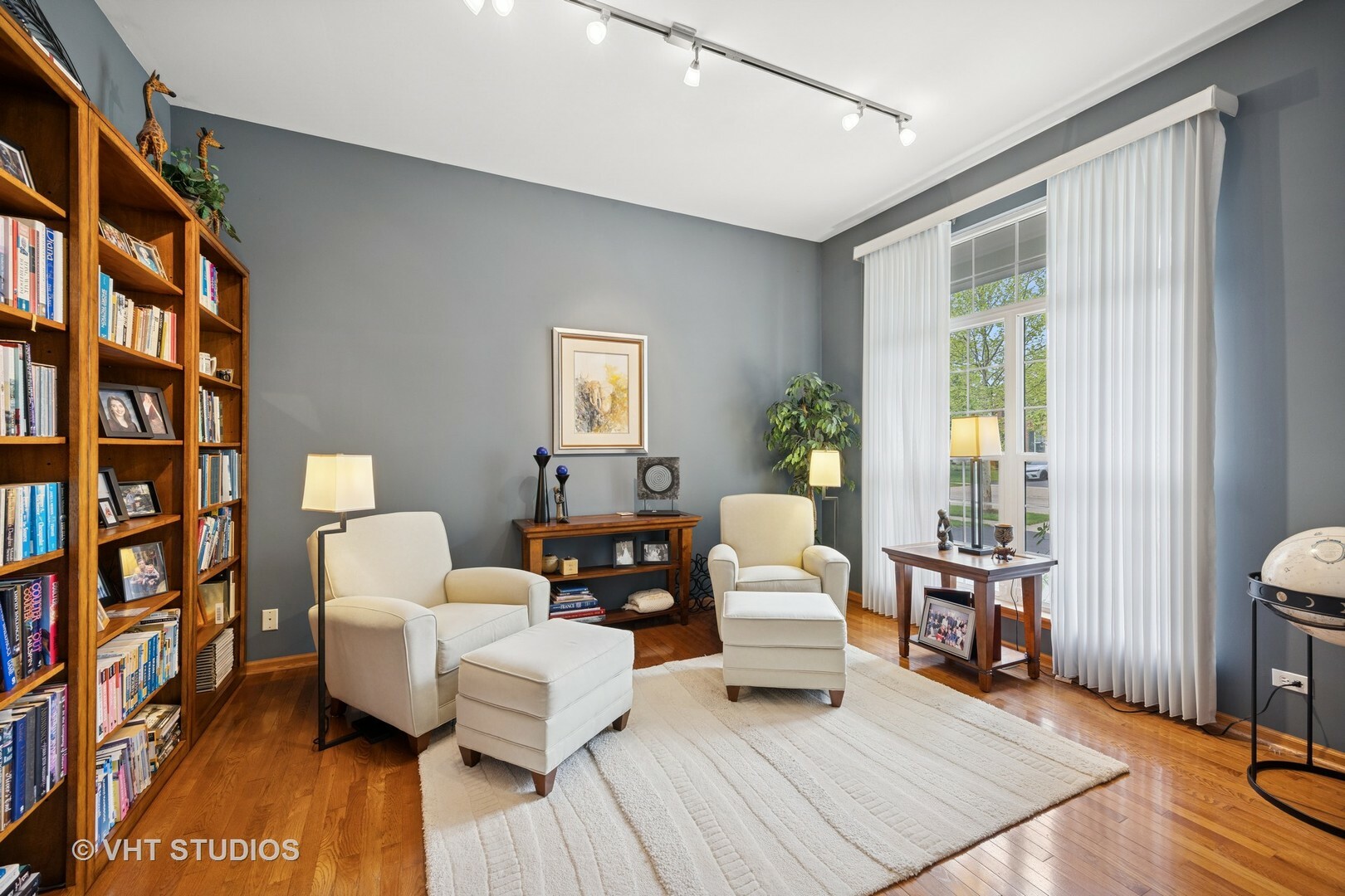 Property Photo: 2223 Barrett Drive IL 60102