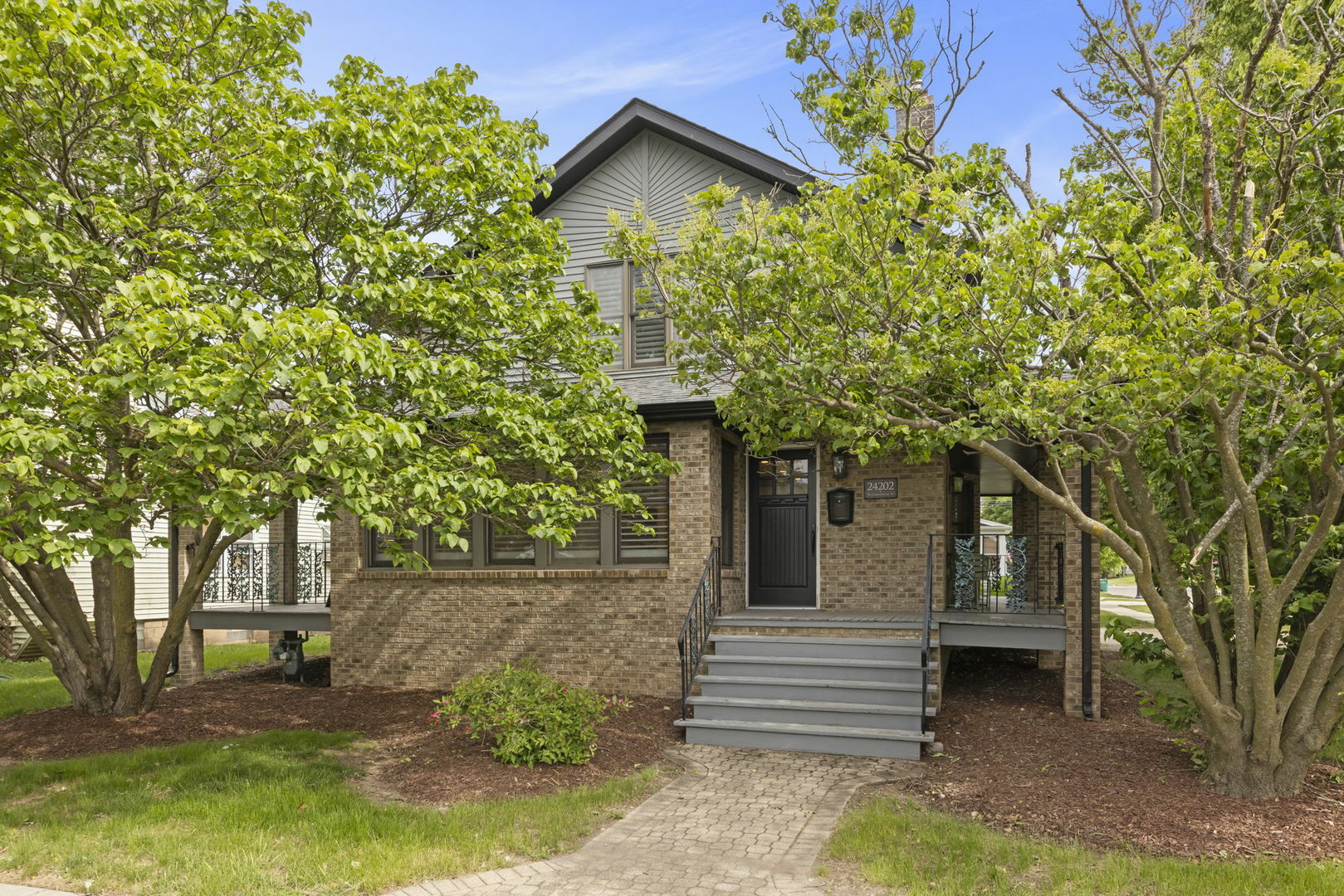 Property Photo: 24202 W Commercial Street IL 60544