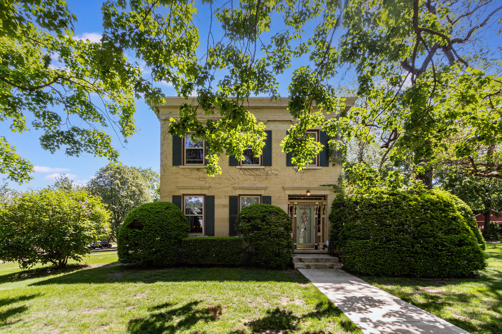 Property Photo:  1006 S Jefferson Street  IL 60441 