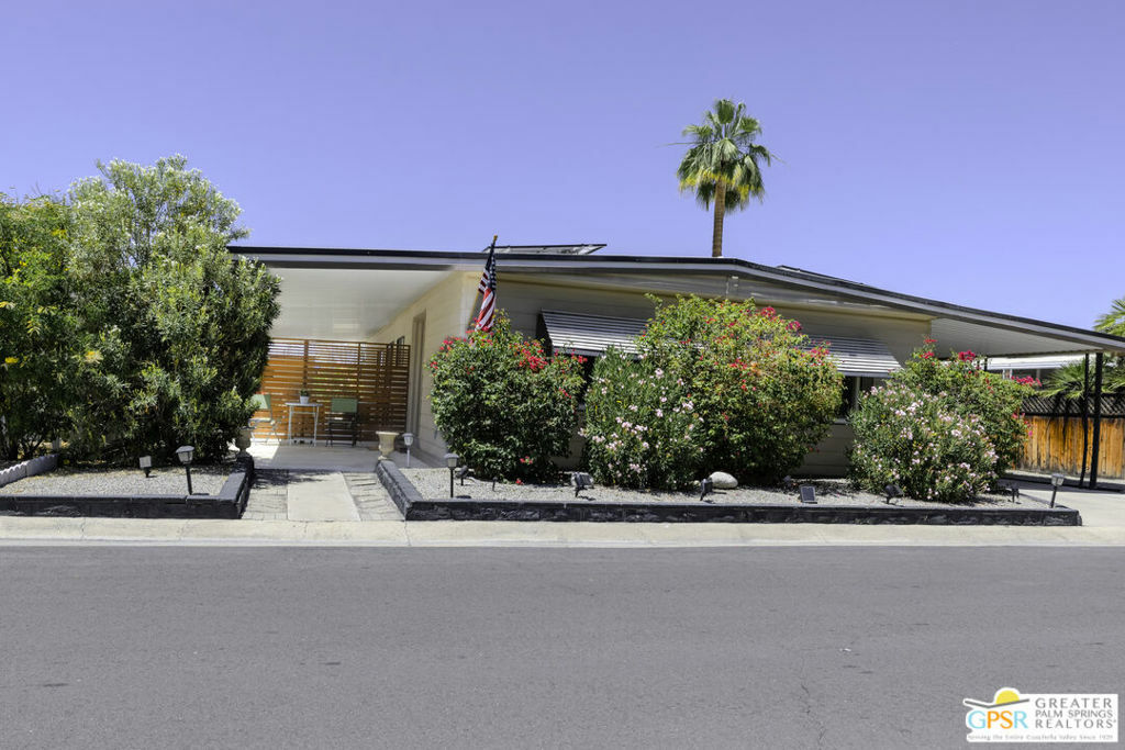 Property Photo: 2 Via Valverde CA 92234