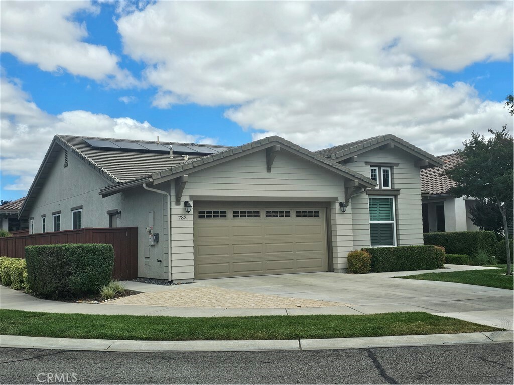 Property Photo:  732 Palo Alto Court  CA 93446 