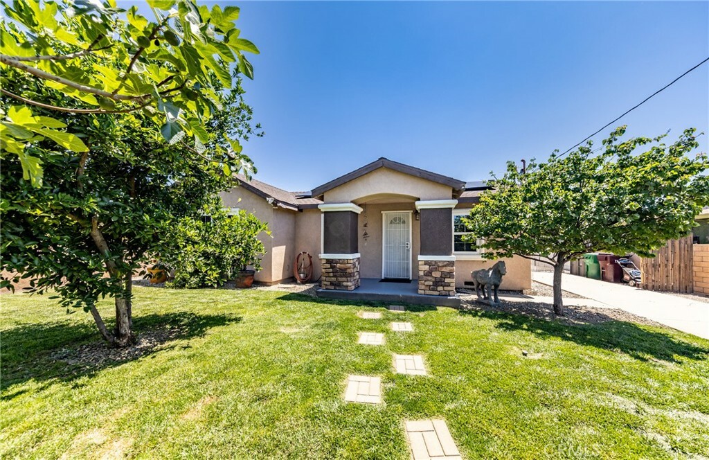 Property Photo: 874 Chestnut Avenue CA 92223
