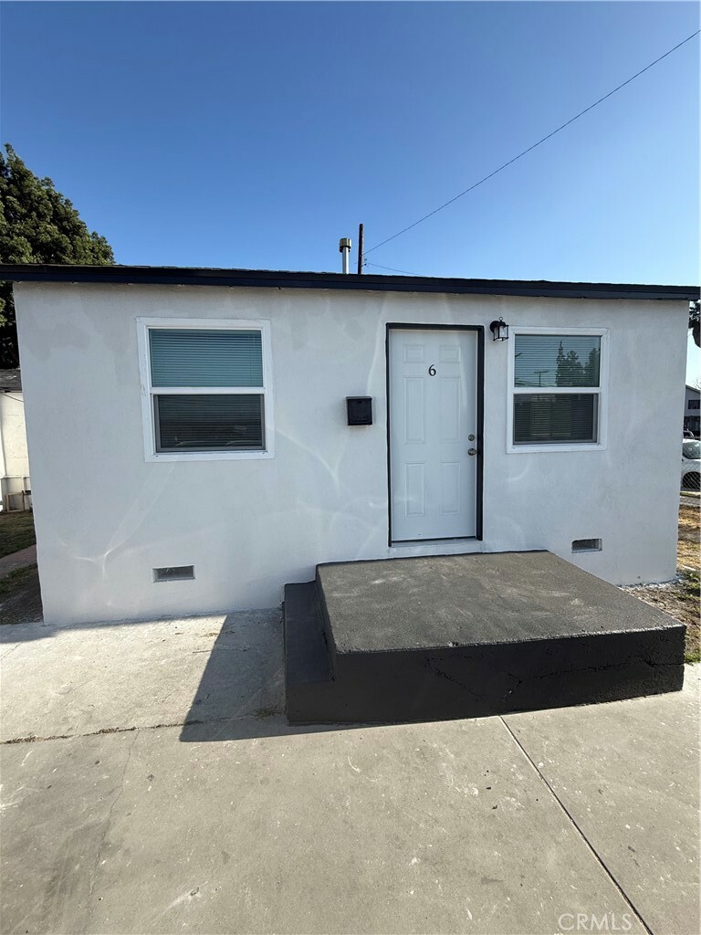 Property Photo: 7134 Granger Avenue 6 CA 90201