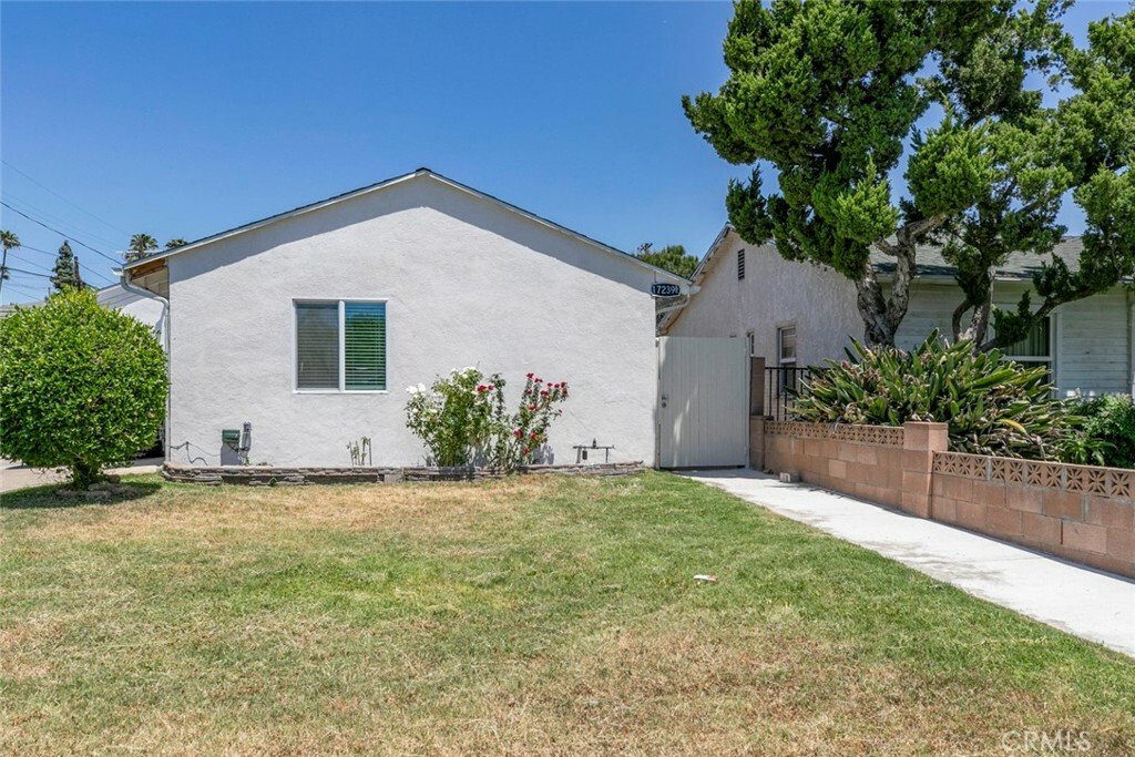 Property Photo:  17237 Kingsbury Street A  CA 91344 