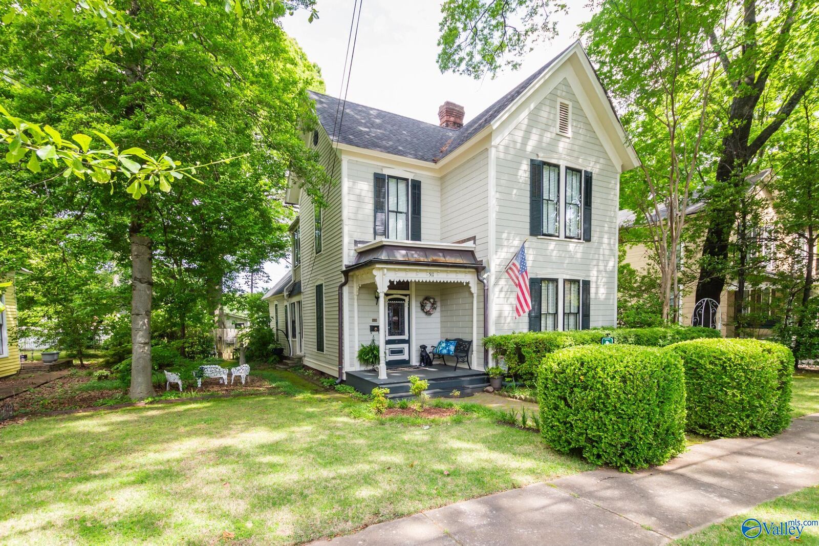 Property Photo:  511 Line Street NE  AL 35601 