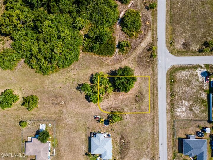 Property Photo:  2723 NE 22nd Place  FL 33909 