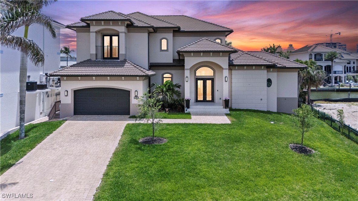 Property Photo: 388 Pine Avenue FL 34108