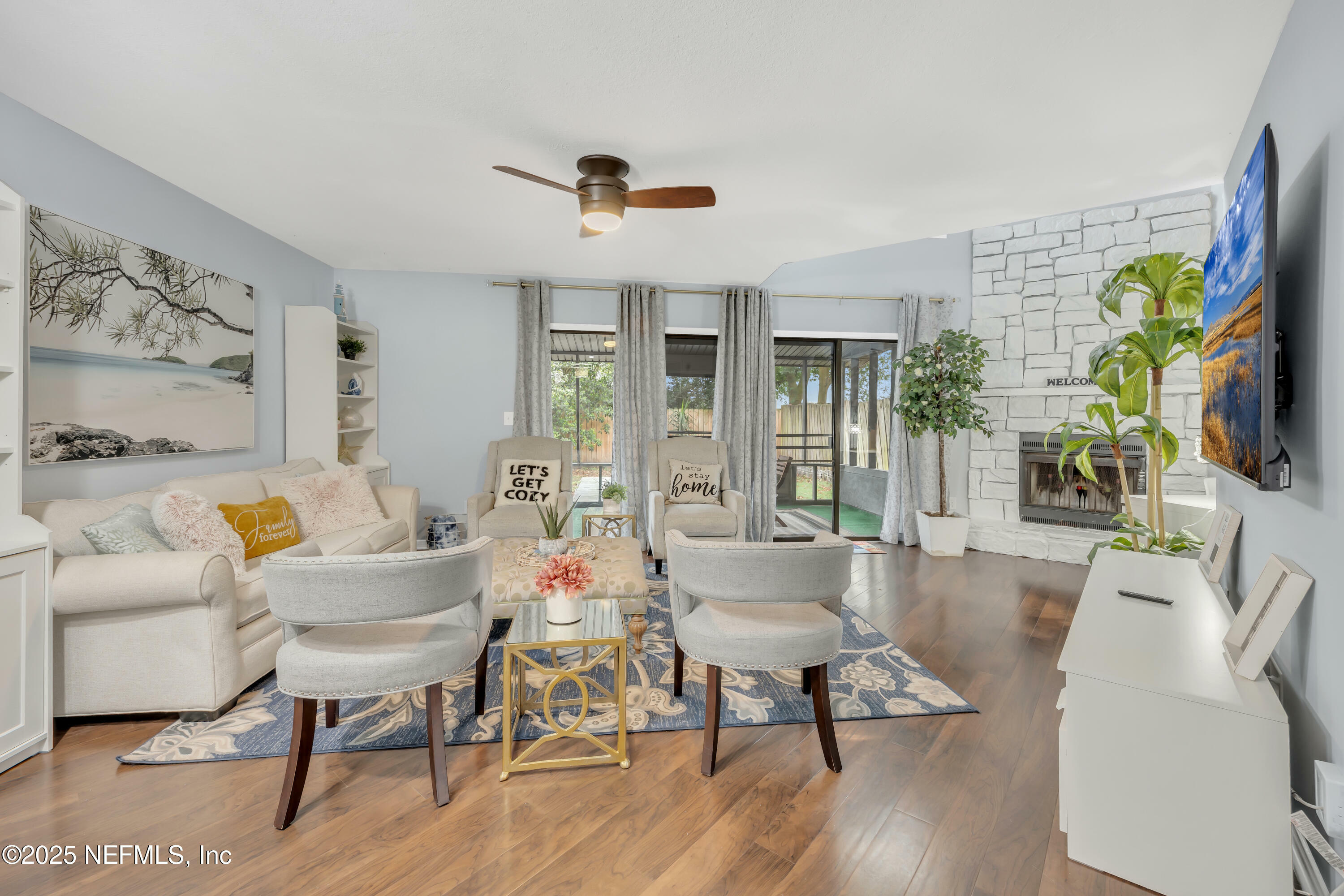 Property Photo: 1113 Lee Road FL 32225