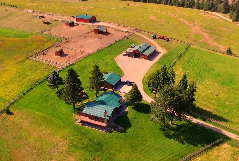 Property Photo: 1335 Country Road MT 59875