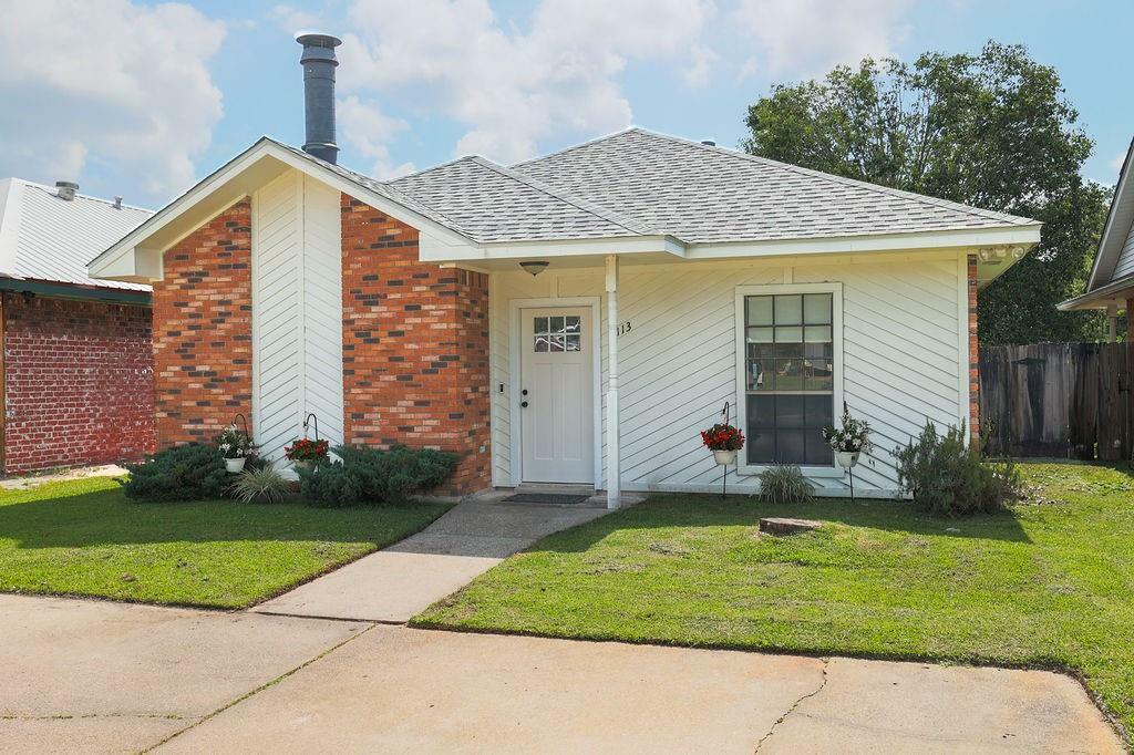 Property Photo: 1113 Rose Meadow Loop LA 70460