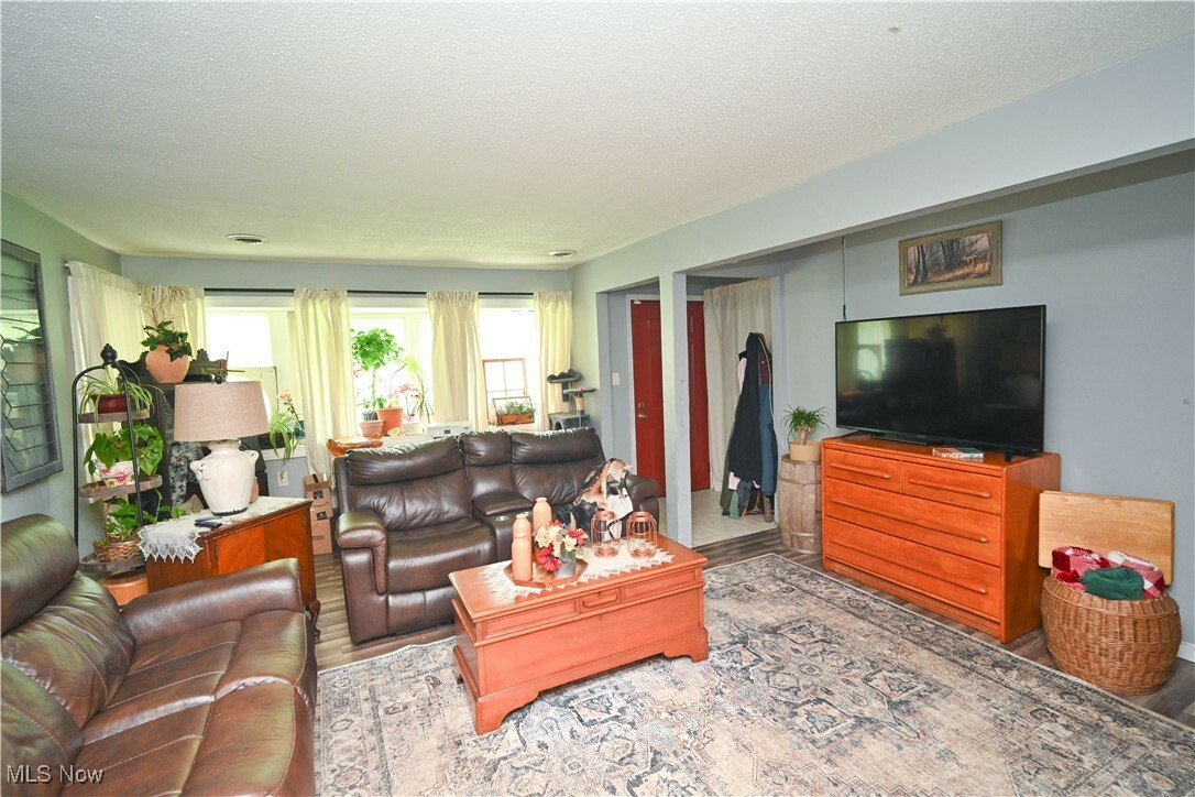 Property Photo: 1865 Park Drive OH 44446