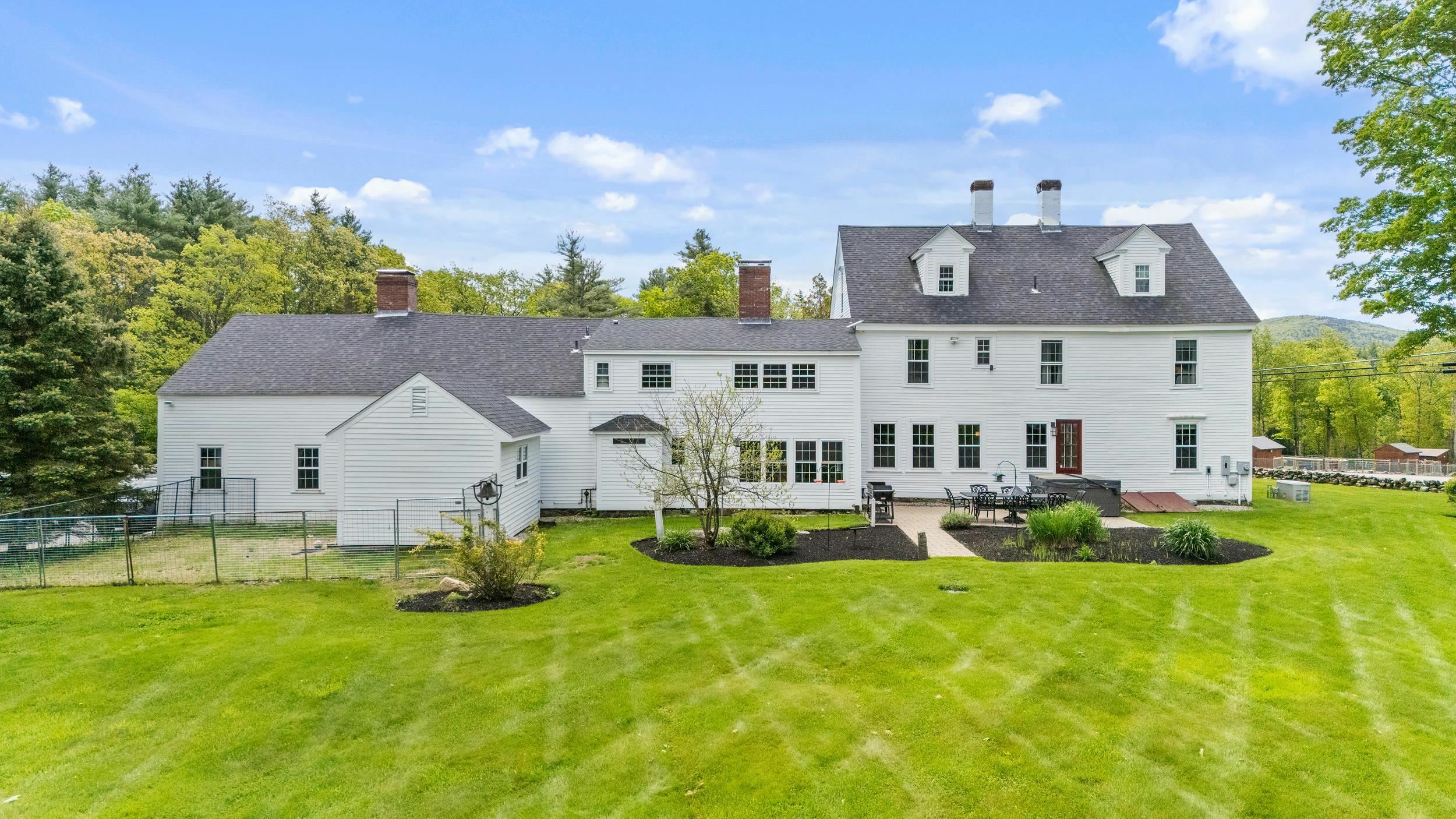 Property Photo: 1 Cross Road NH 03043
