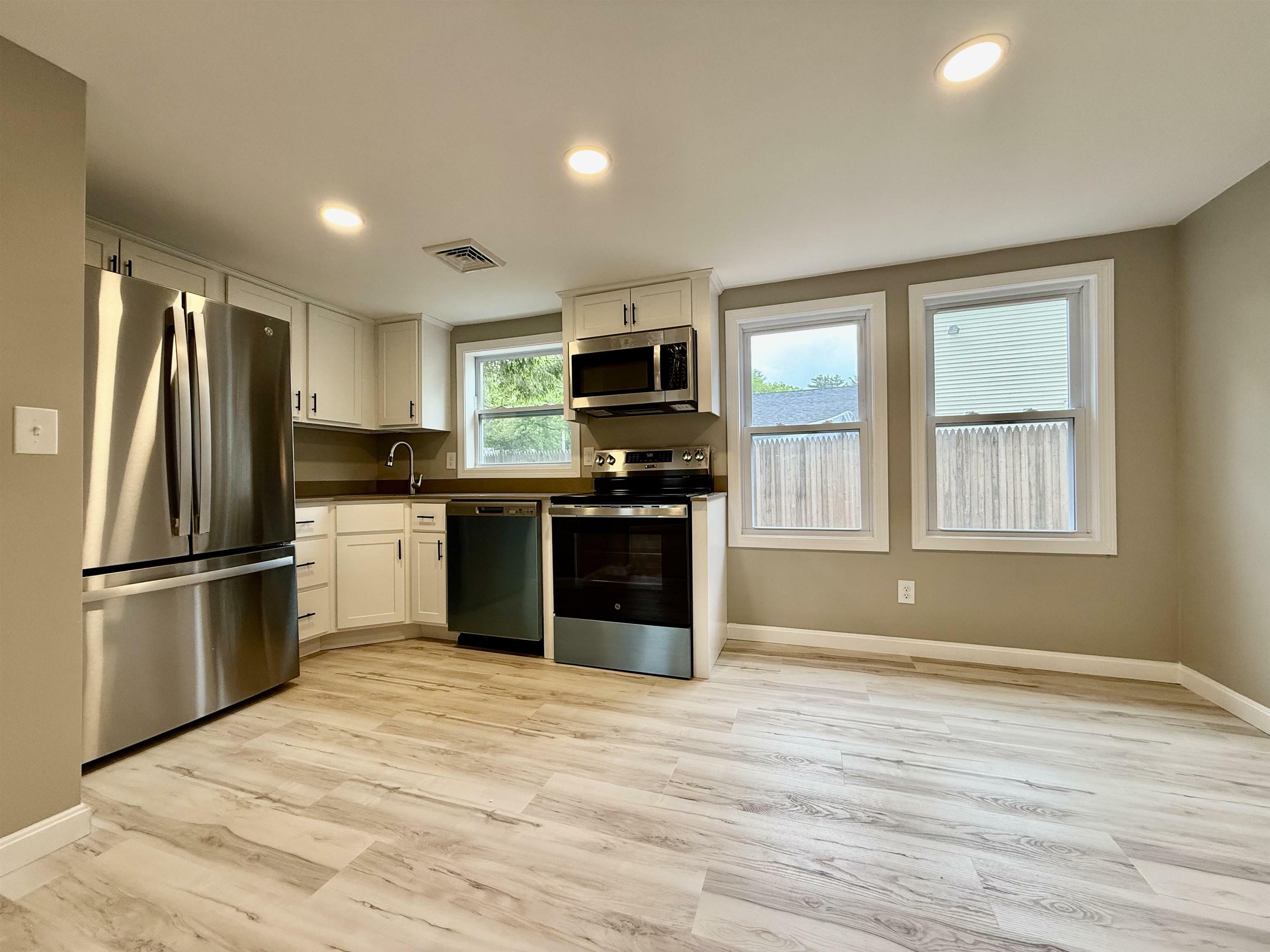Property Photo: 3 Lyndale Avenue NH 03079