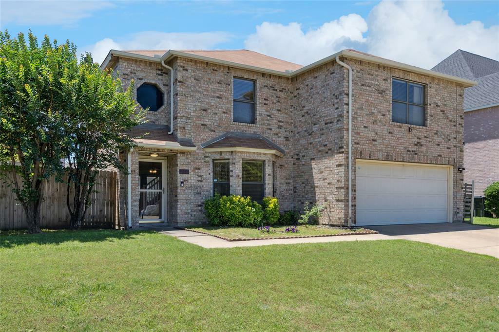 Property Photo: 216 Miramar Drive TX 76002