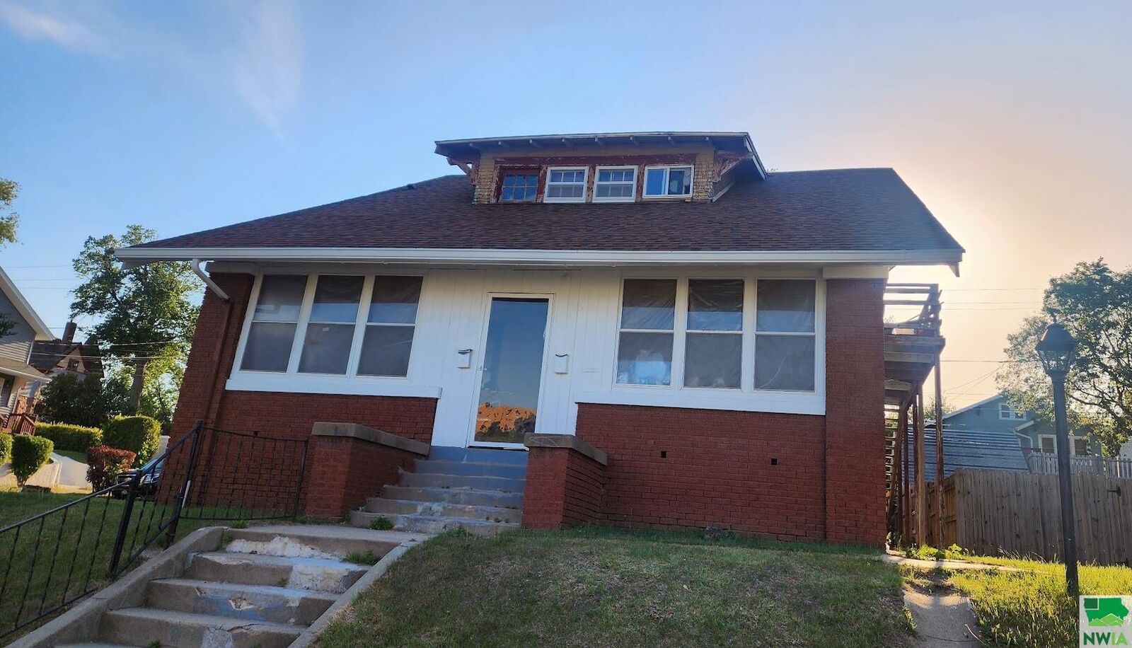 Property Photo: 2301 Jones St IA 51104
