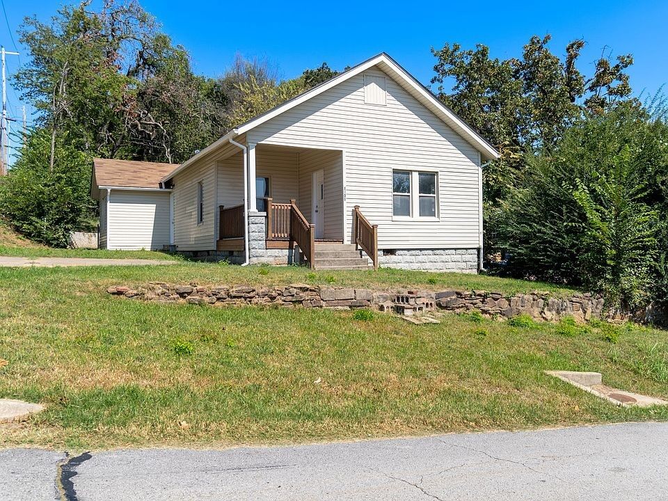 Property Photo:  1901 S Y Street  AR 72901 
