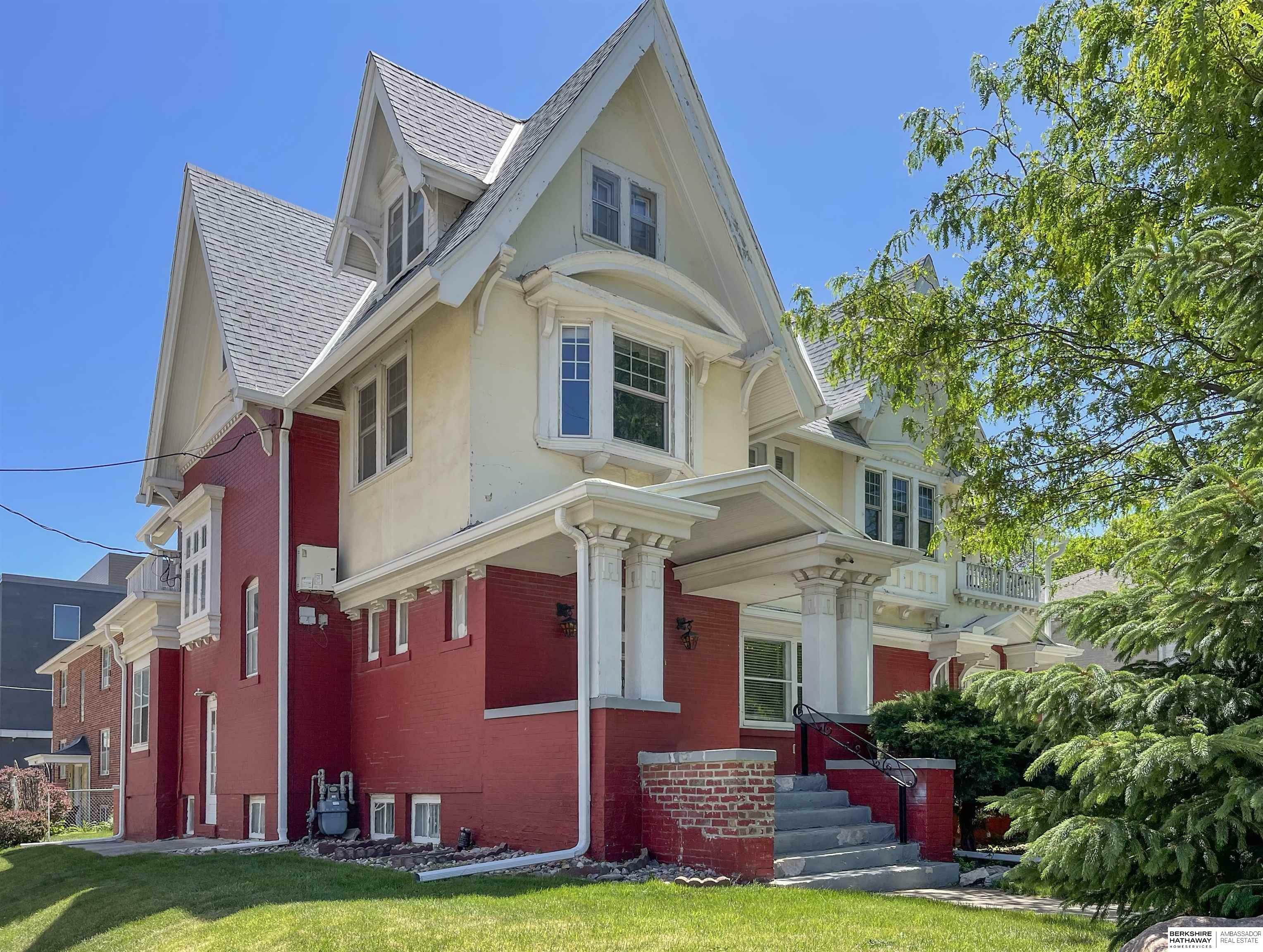 Property Photo: 401 S 38th Avenue NE 68131