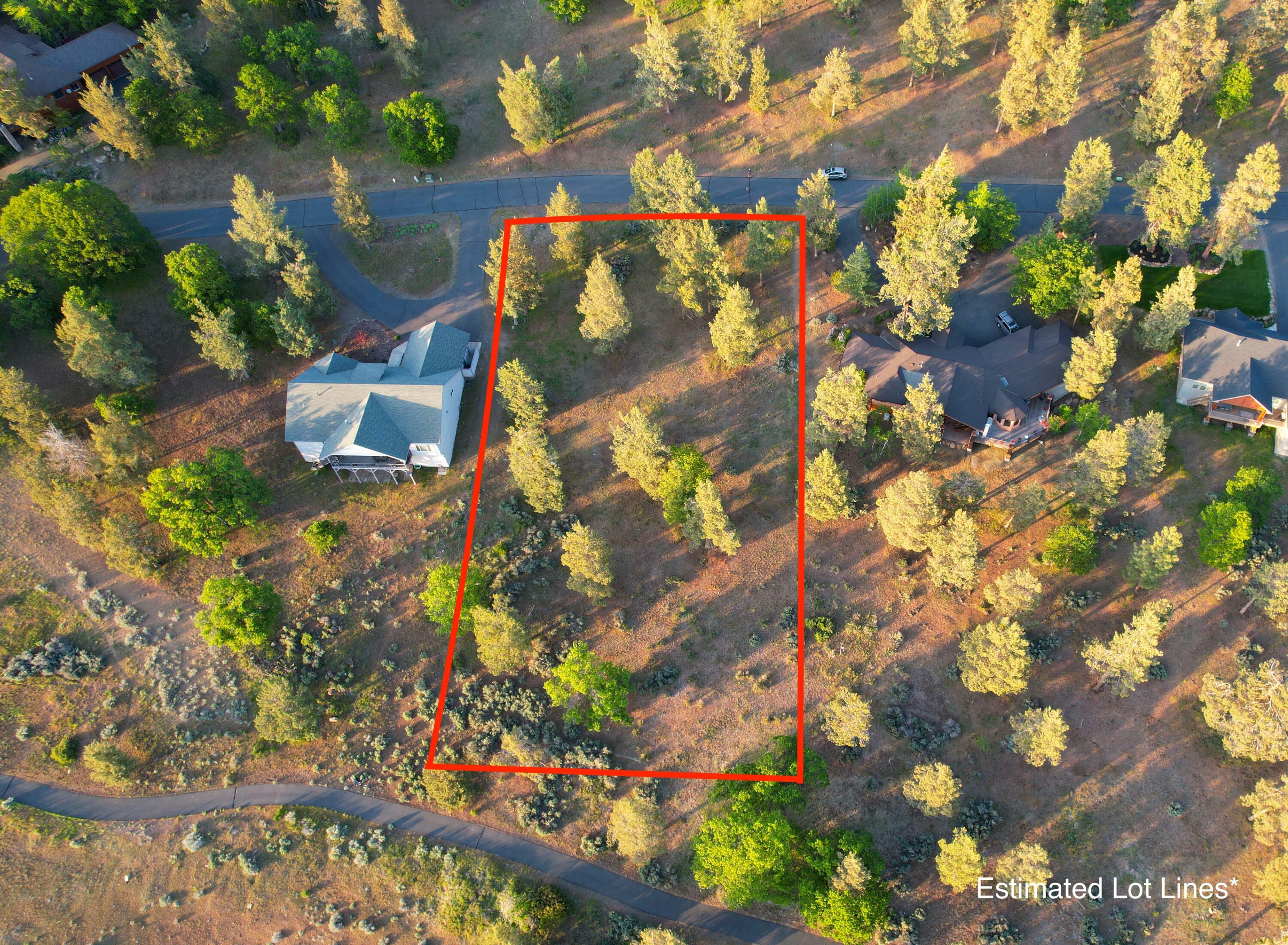 Property Photo: 569 Kestrel Road OR 97601