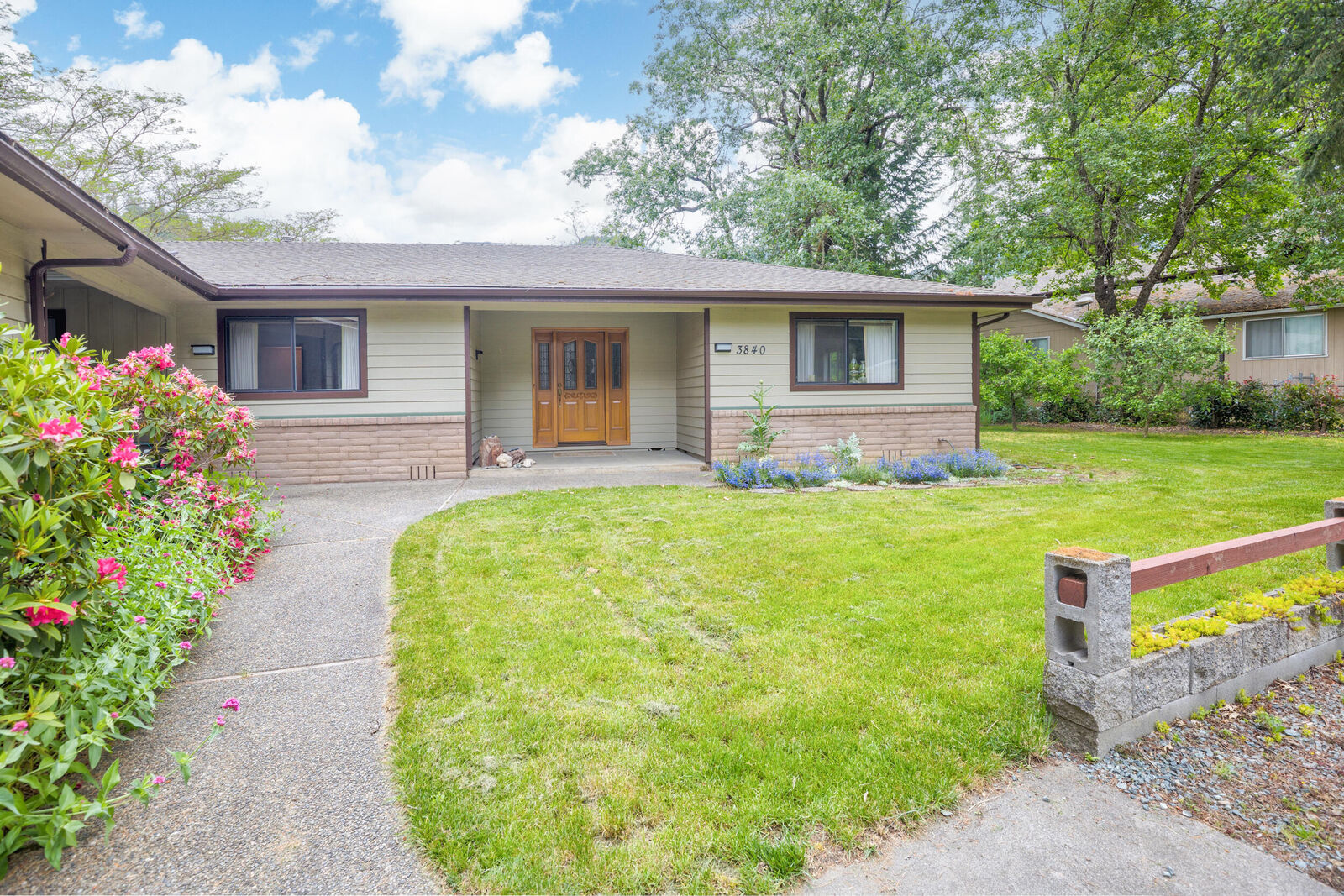 Property Photo:  3840 Almar Road  OR 97527 