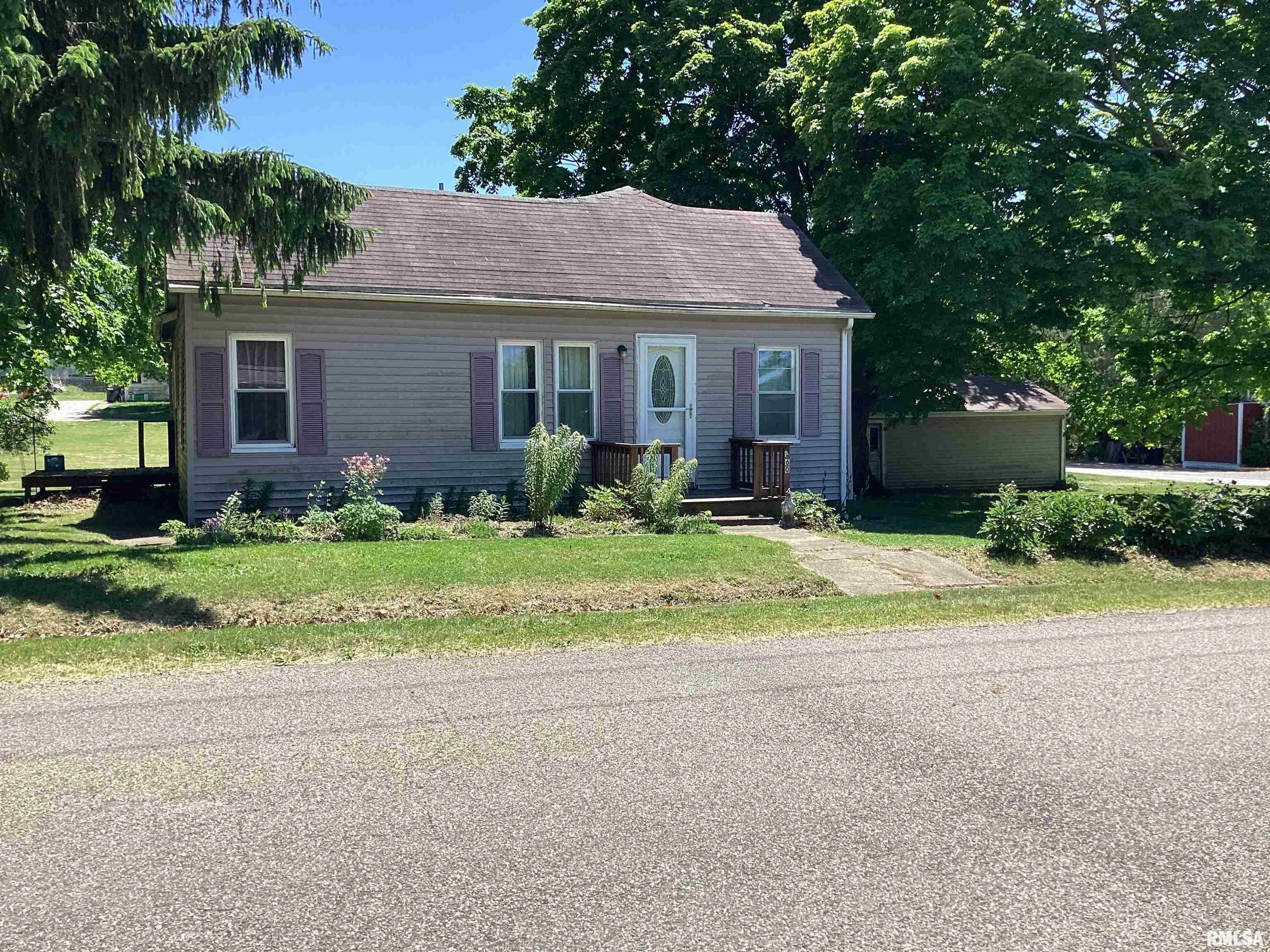 Property Photo: 260 W Division Street IL 61553