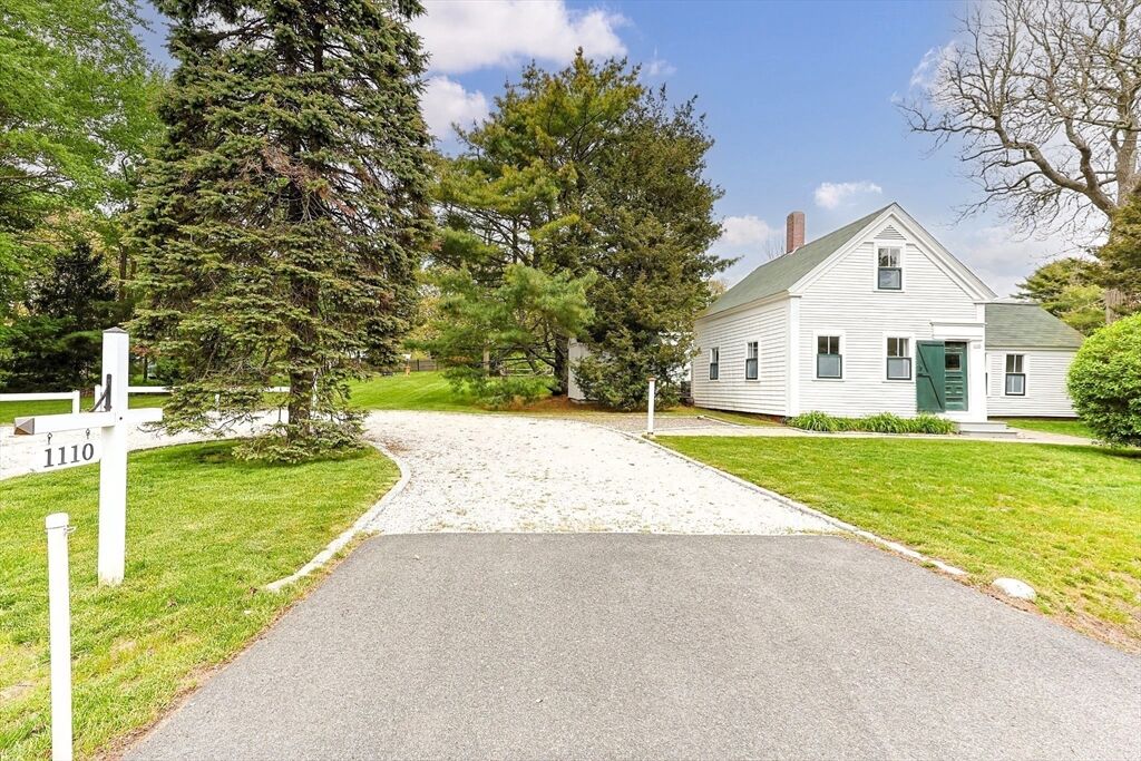 Property Photo:  1110 Queen Anne Rd  MA 02645 