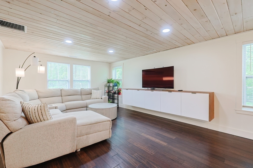 Property Photo:  39 Chestnut Street  MA 01748 