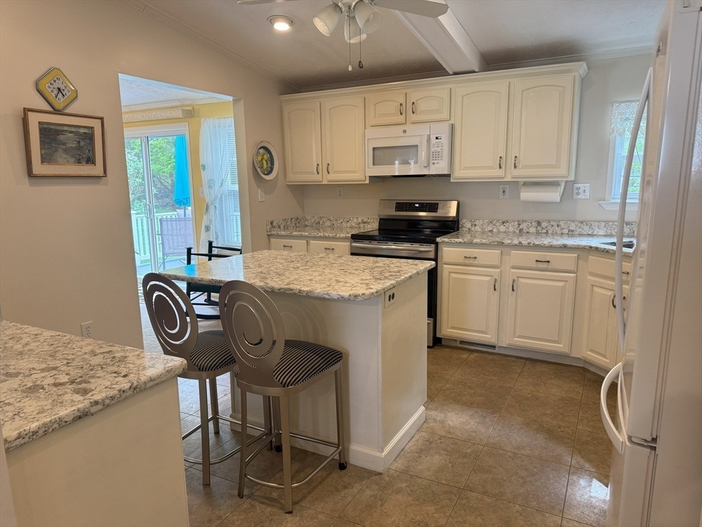 Property Photo:  21 Deer Run  MA 01506 