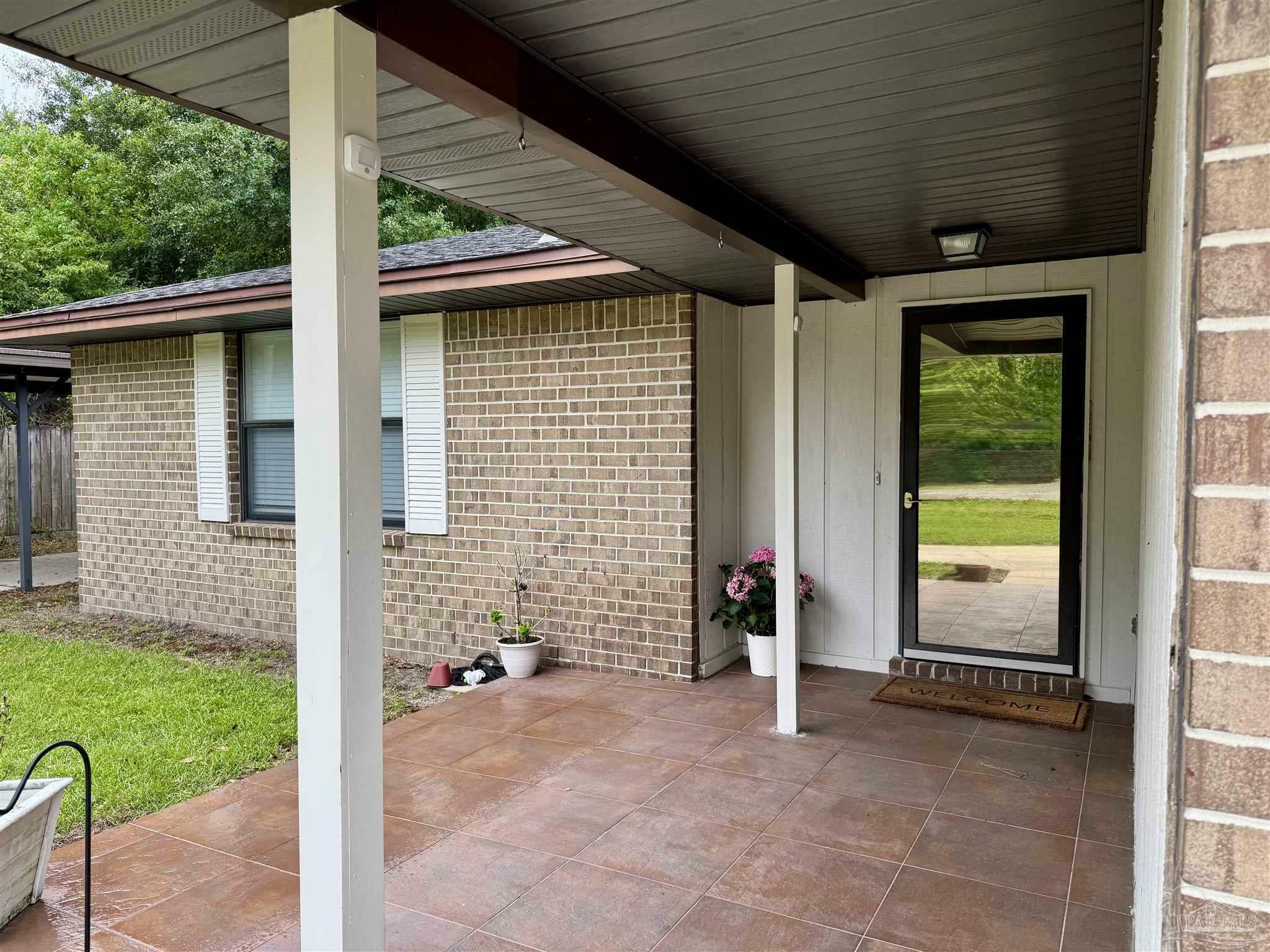 Property Photo: 4763 Fairoaks Dr FL 32571