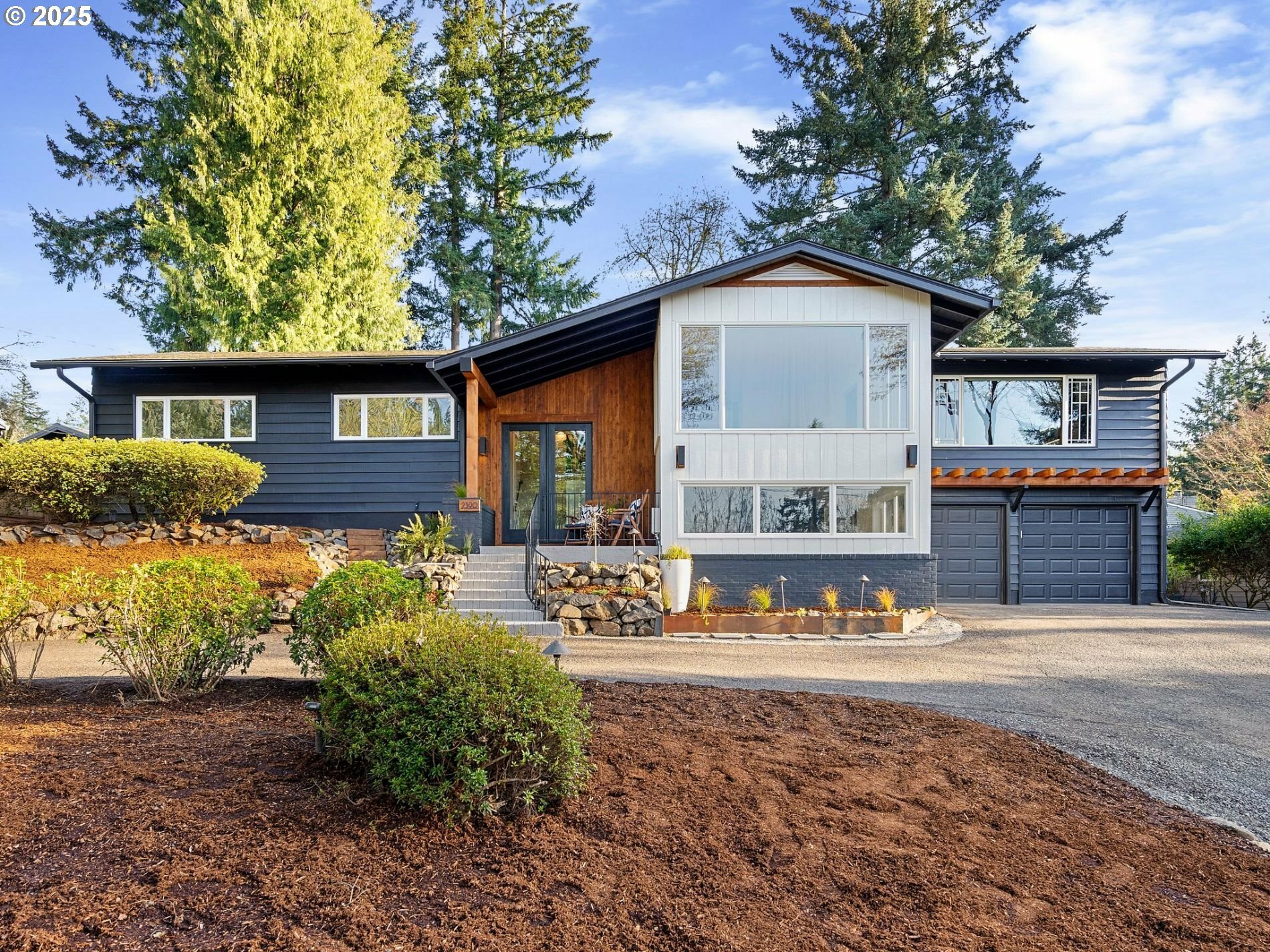 2390 South Shore Blvd  Lake Oswego OR 97034 photo