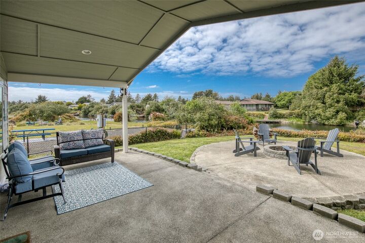 184 S Razor Clam Drive SW  Ocean Shores WA 98569 photo