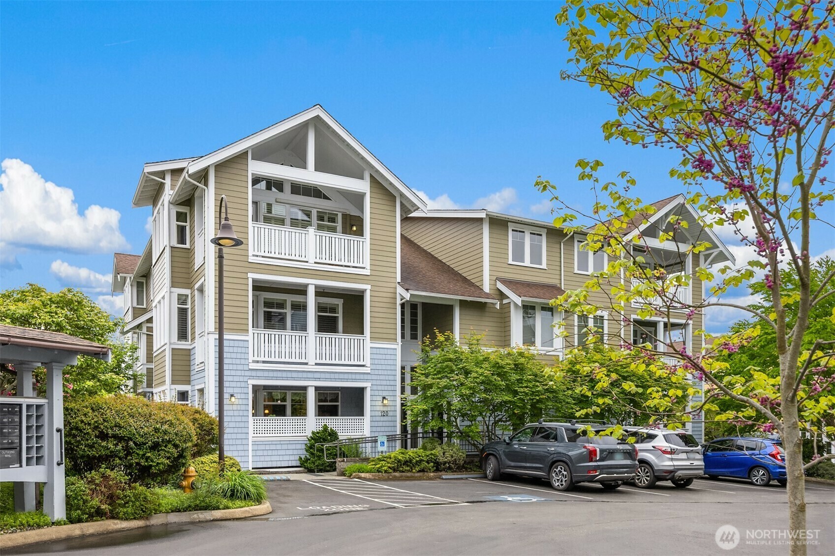 Property Photo: 120 Hall Brothers Loop NW 103 WA 98110