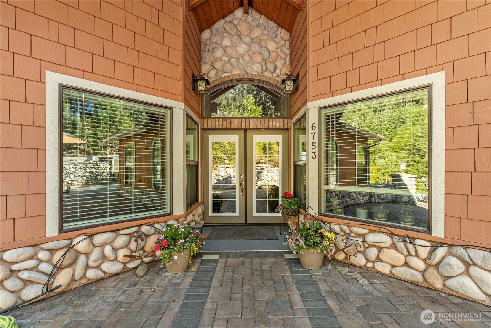 Property Photo: 6753 Forest Ridge Drive WA 98801