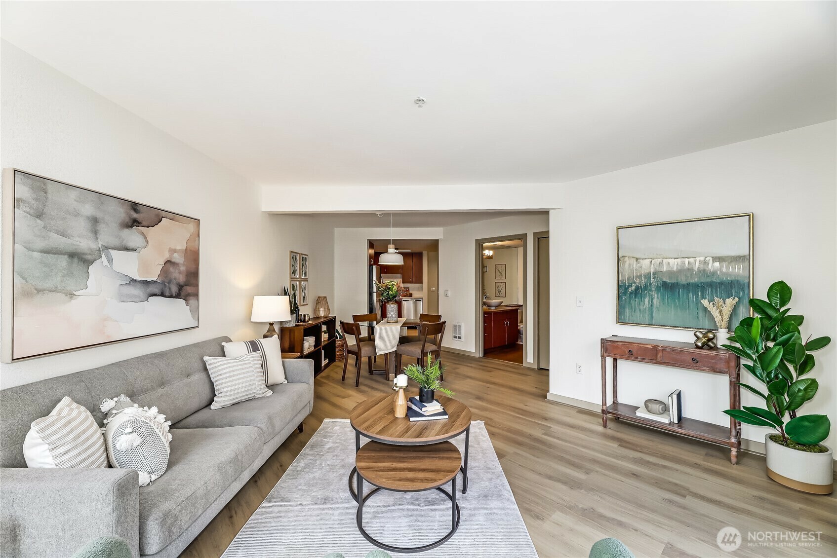 Property Photo: 103 Bellevue Avenue E 404 WA 98102
