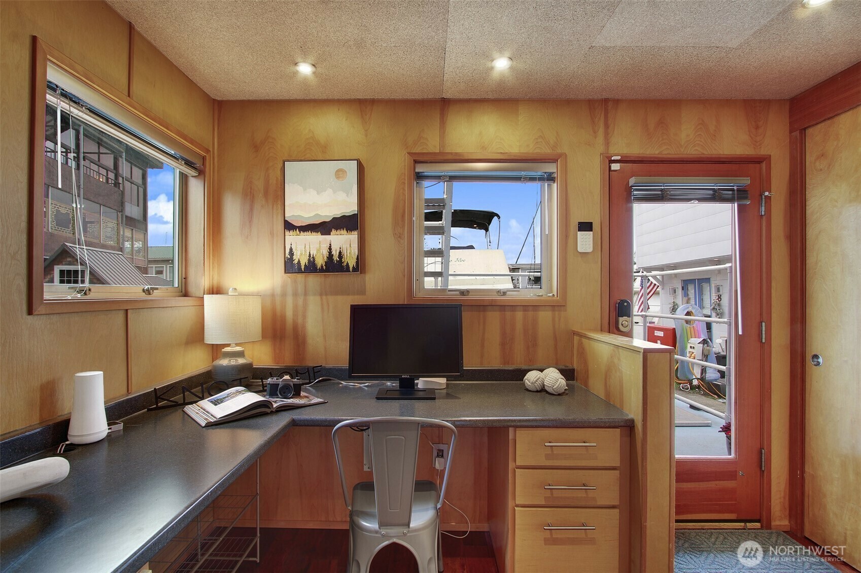 Property Photo: 2040 Westlake Avenue N 3-A WA 98109