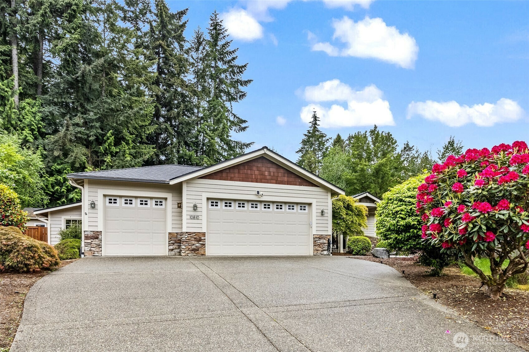 Property Photo: 10810 63rd Avenue NW WA 98332